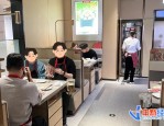 舌苔黄的小姐姐图片,小姐姐警惕养生之道