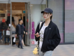 小姐姐穿起长靴很有型,小姐姐展现独特型格魅力