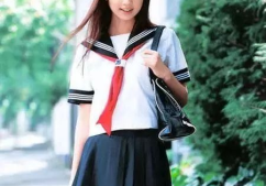 女生校服裙子,女生校服裙子的时尚演绎